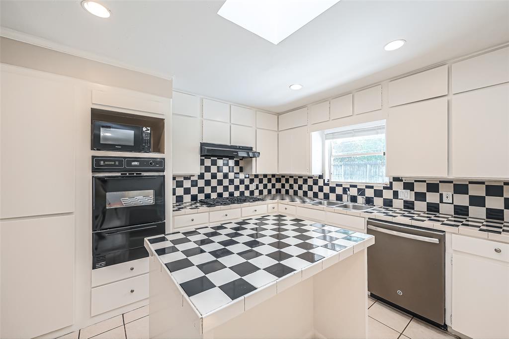 11321 Surrey Oaks Lane