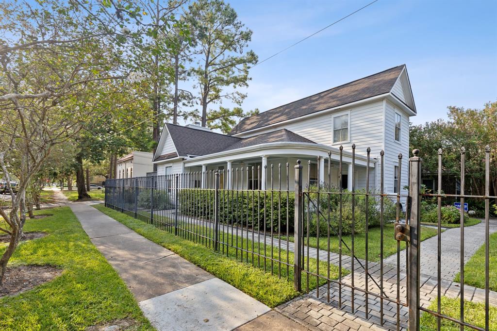 123 E 13th Street