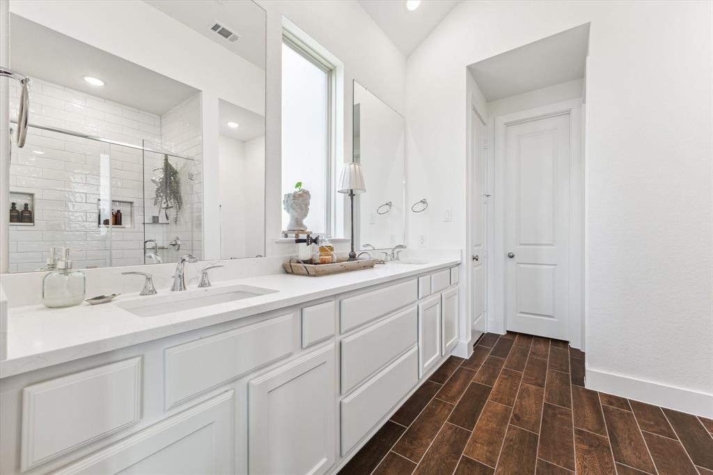 414 Livermore Street