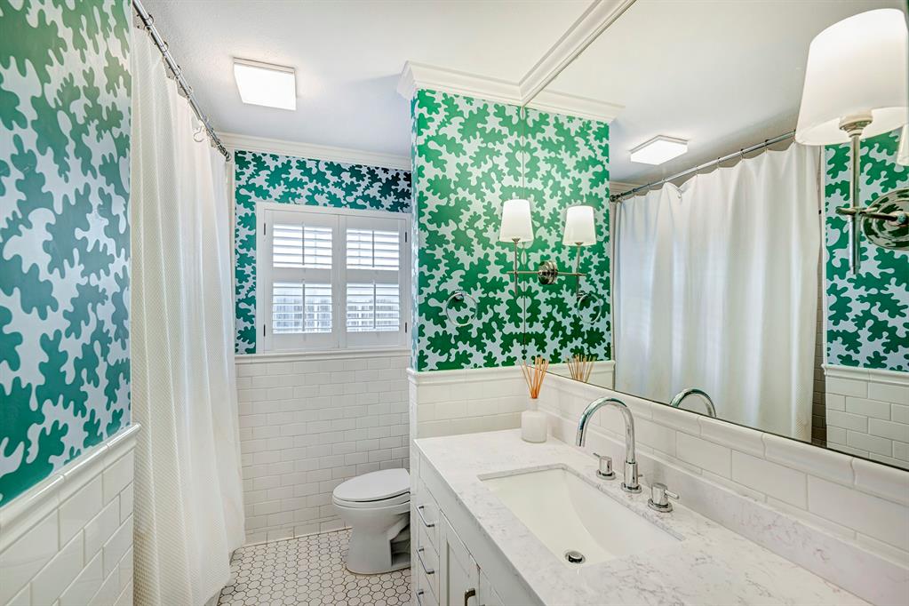 6231 Chevy Chase Drive