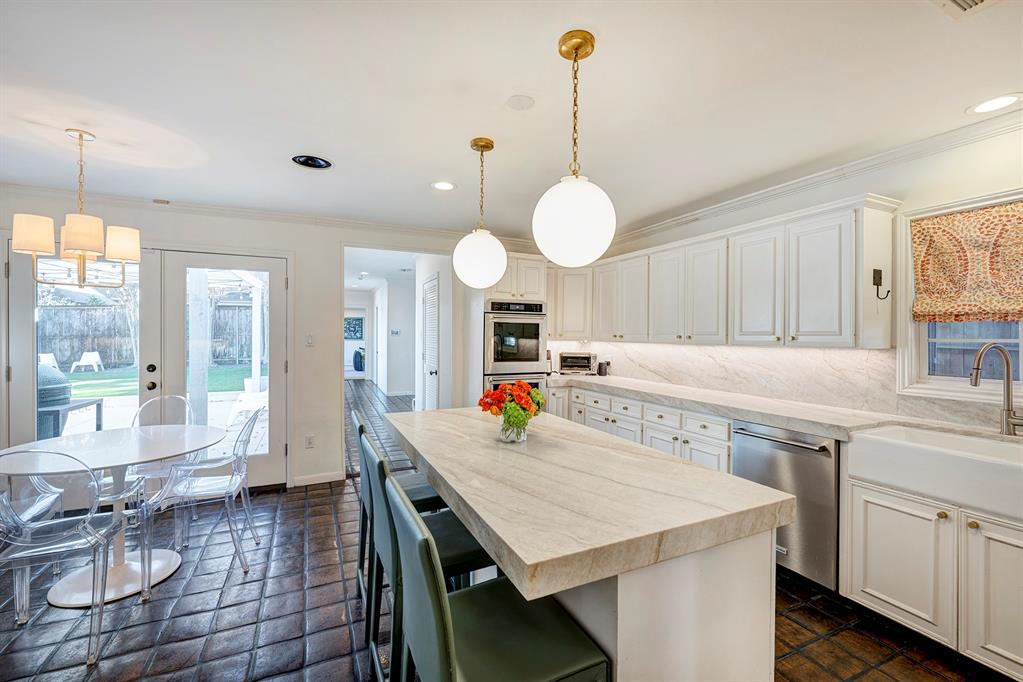 6231 Chevy Chase Drive