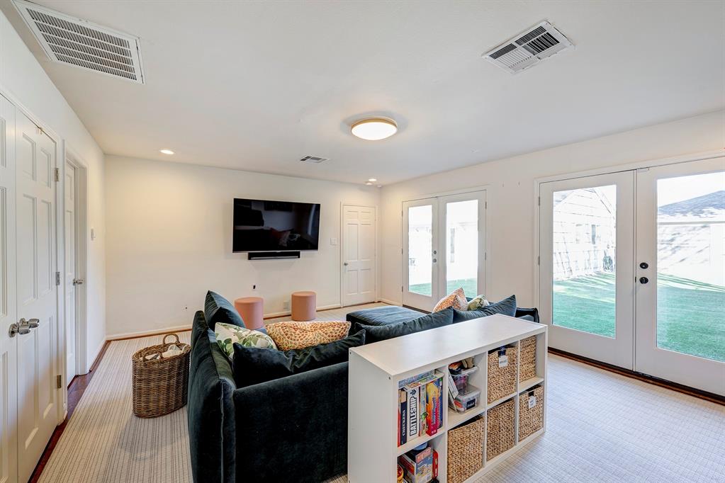 6231 Chevy Chase Drive