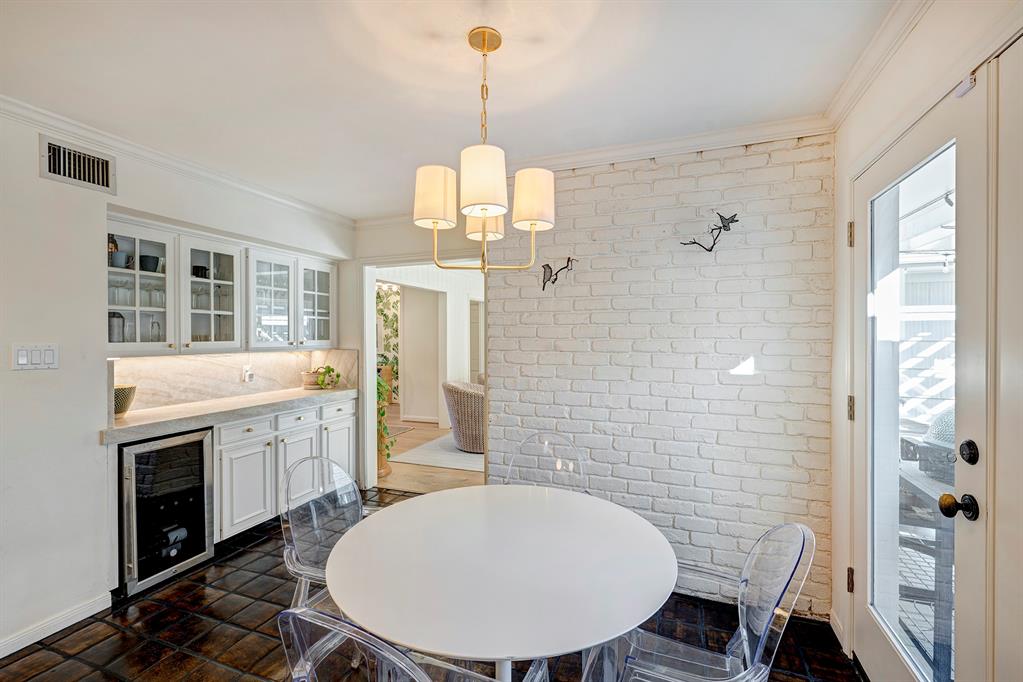 6231 Chevy Chase Drive