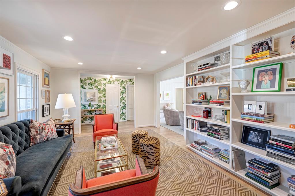 6231 Chevy Chase Drive