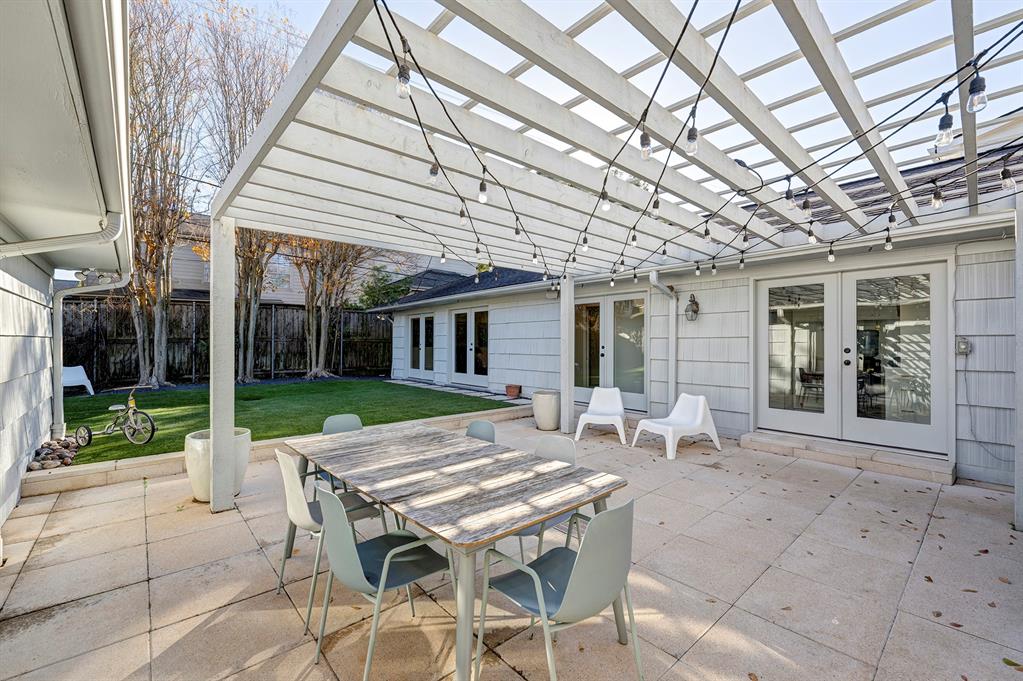 6231 Chevy Chase Drive