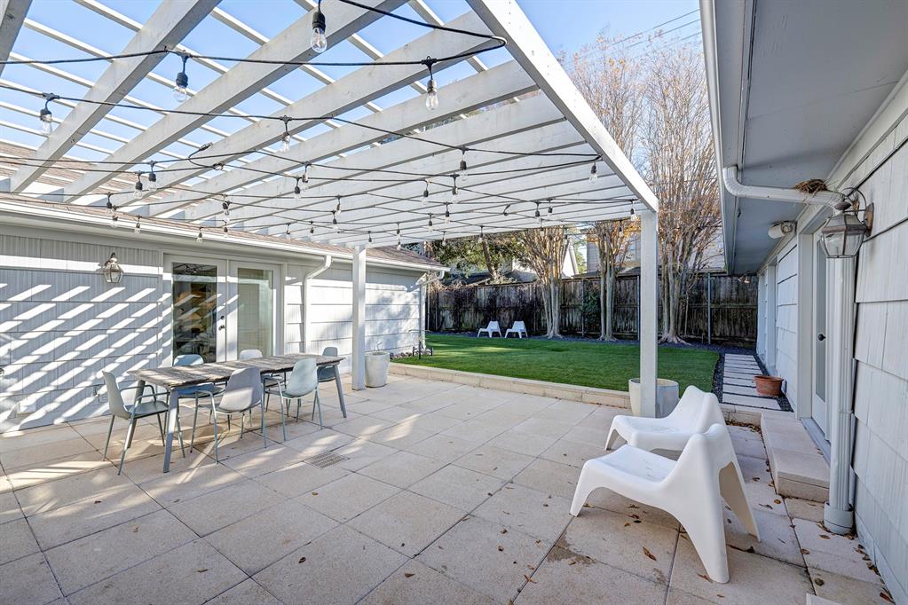 6231 Chevy Chase Drive