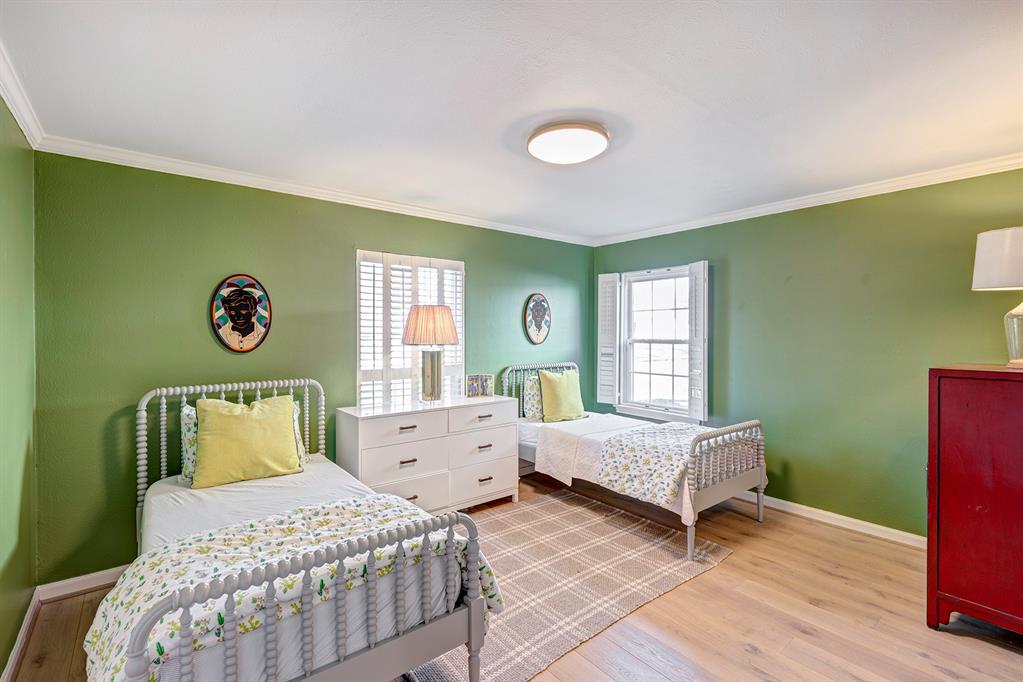 6231 Chevy Chase Drive
