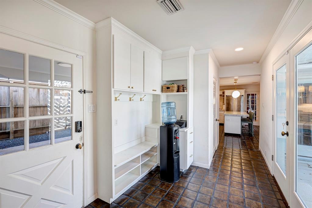 6231 Chevy Chase Drive