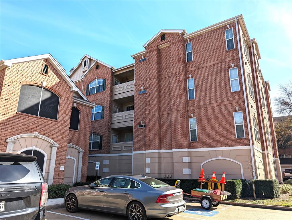 2111 Welch Street # B208