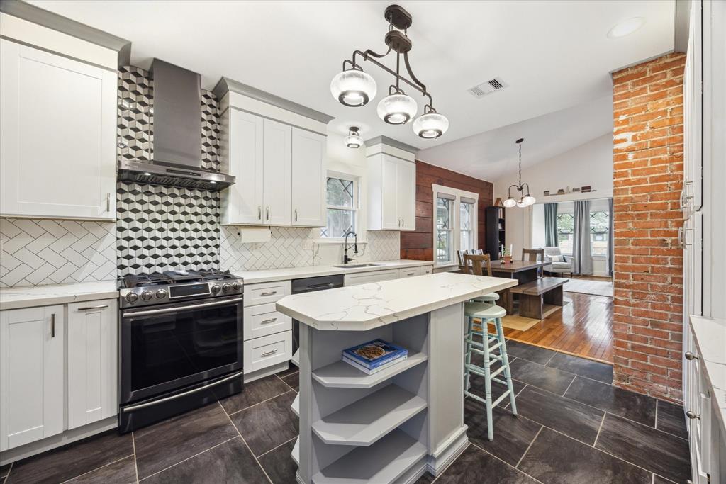 1128 W Temple Street