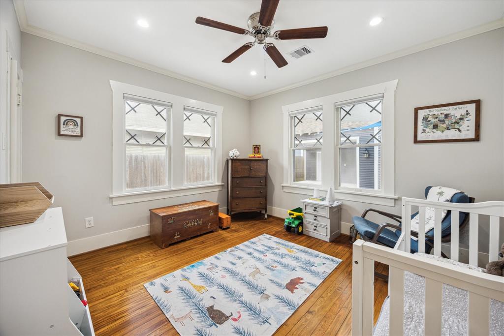 1128 W Temple Street