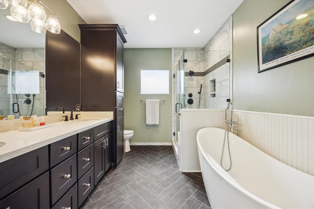 1128 W Temple Street