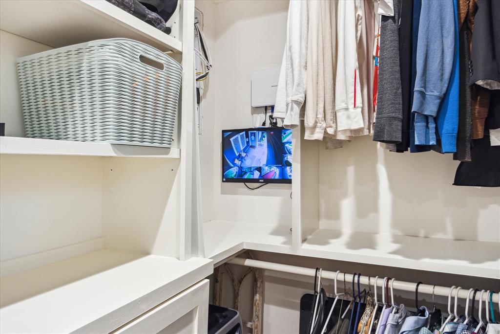 1128 W Temple Street