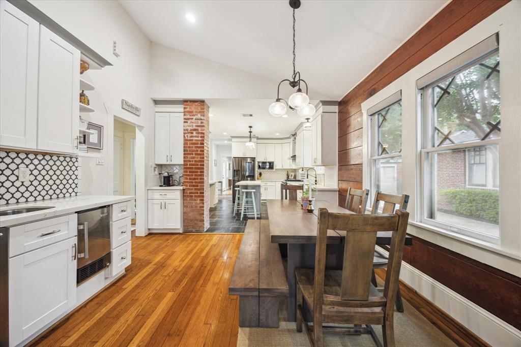 1128 W Temple Street