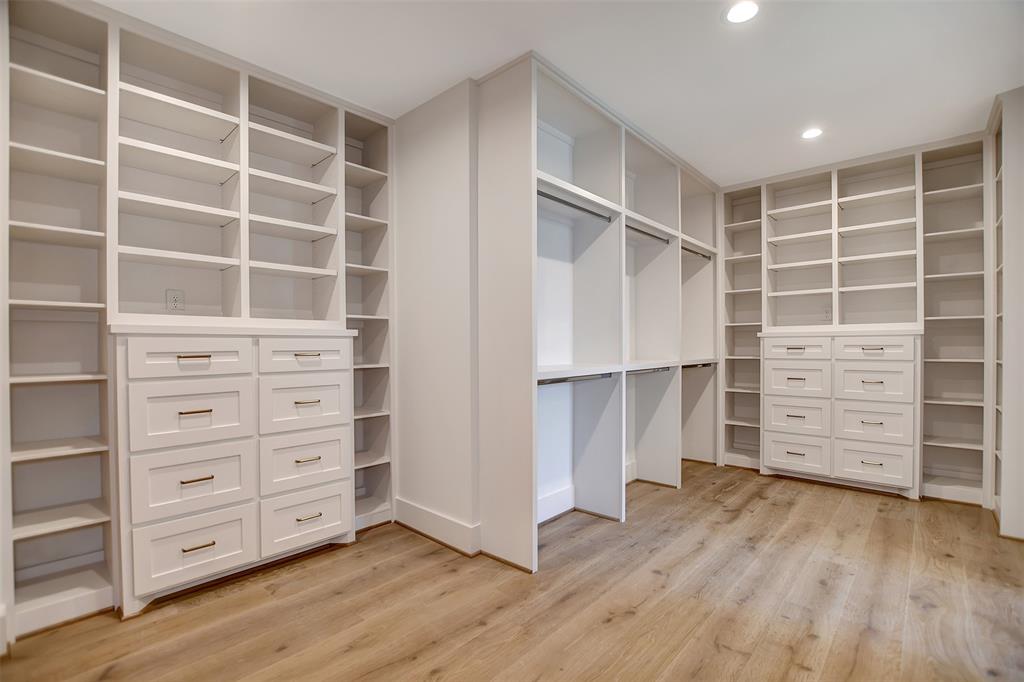 966 W 41st Street