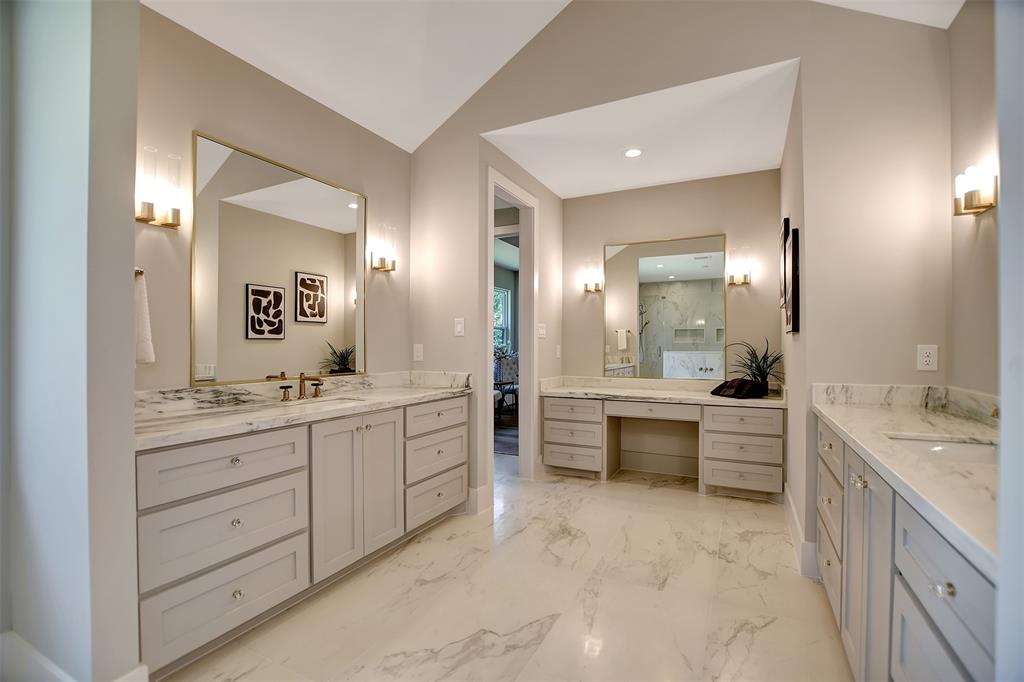 966 W 41st Street