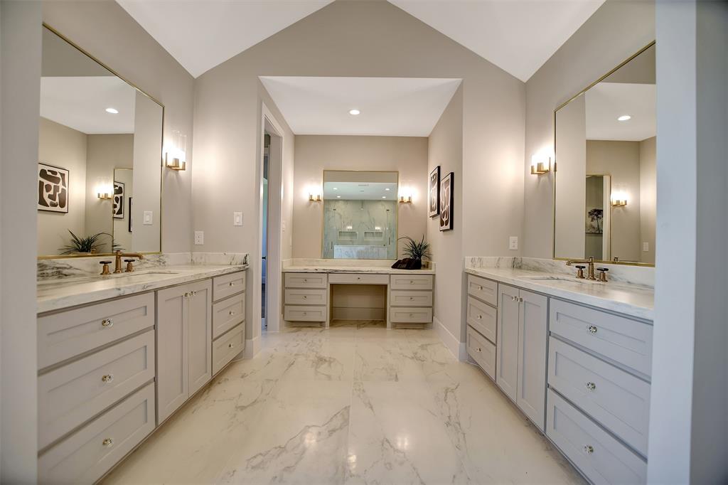 966 W 41st Street