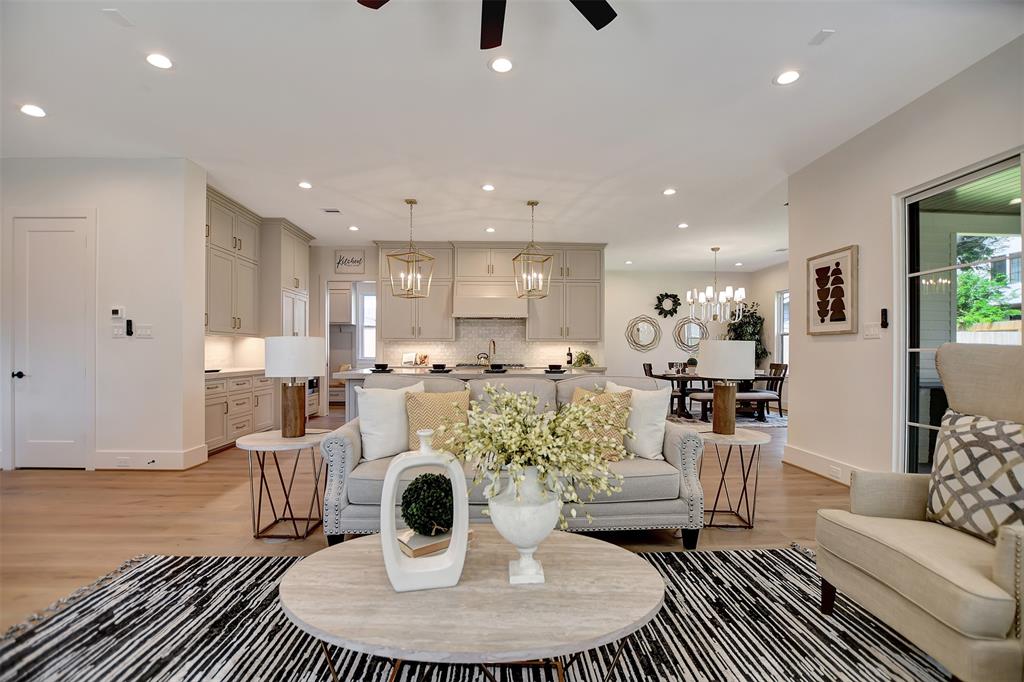 966 W 41st Street