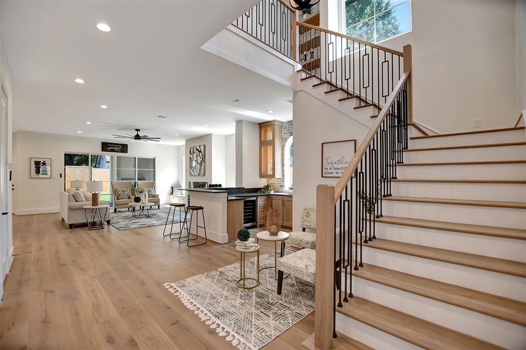 966 W 41st Street