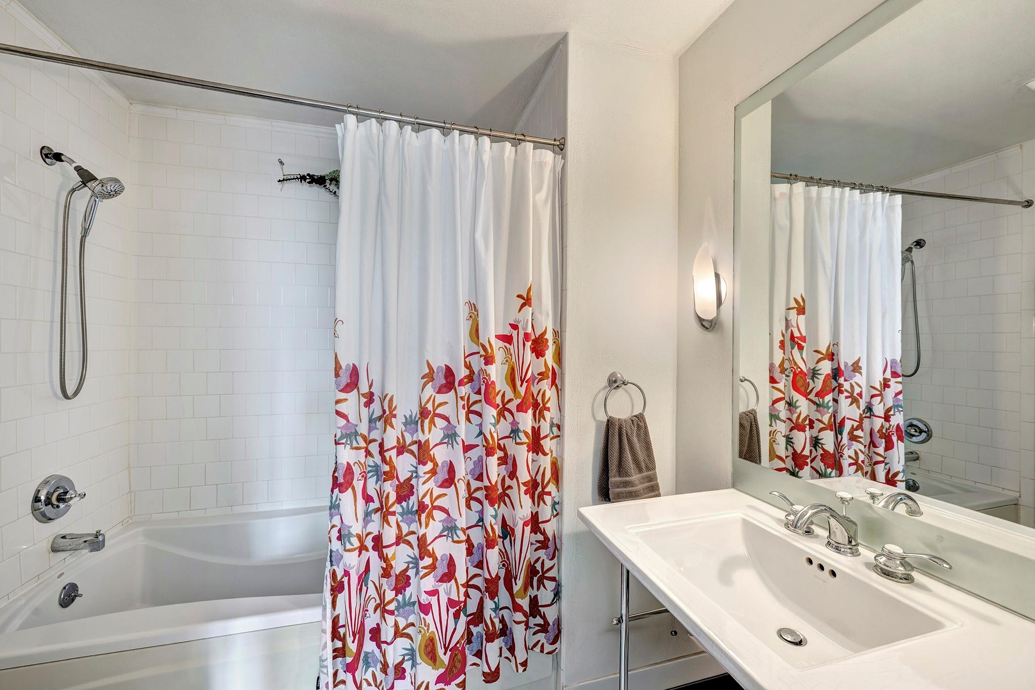 915 Franklin Street # 7C