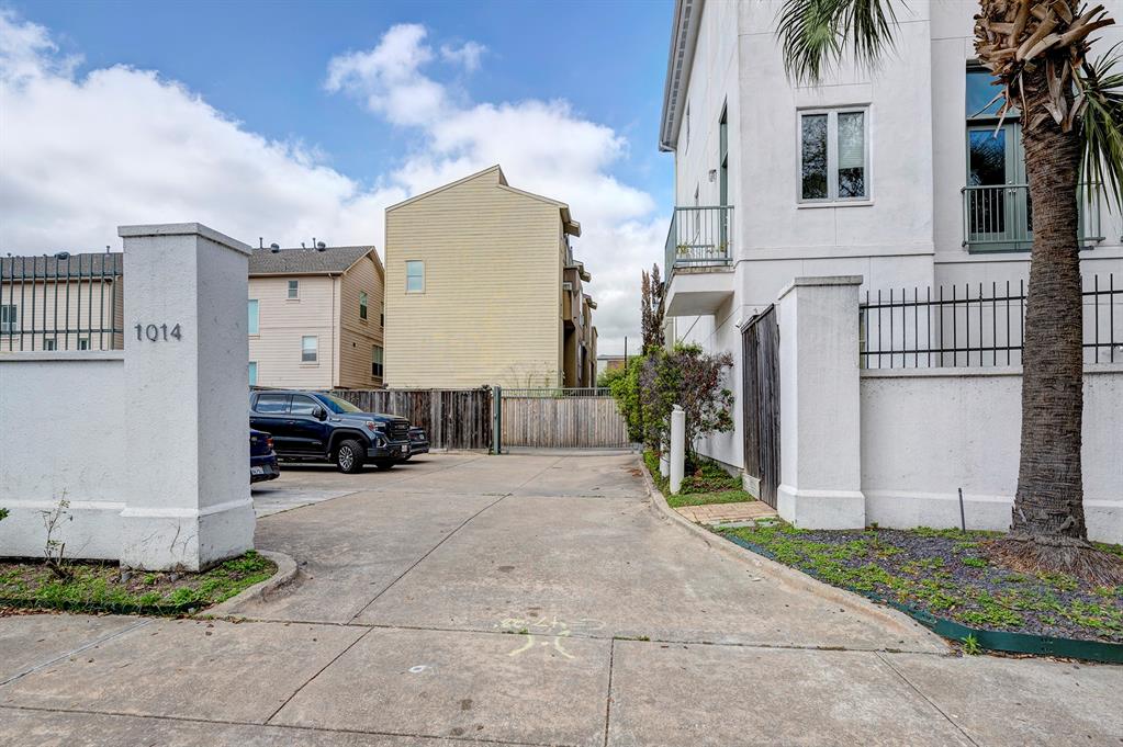 1014 Montrose Boulevard # B