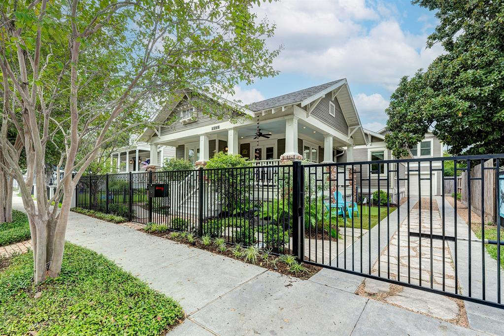 3505 Oak Ridge Street
