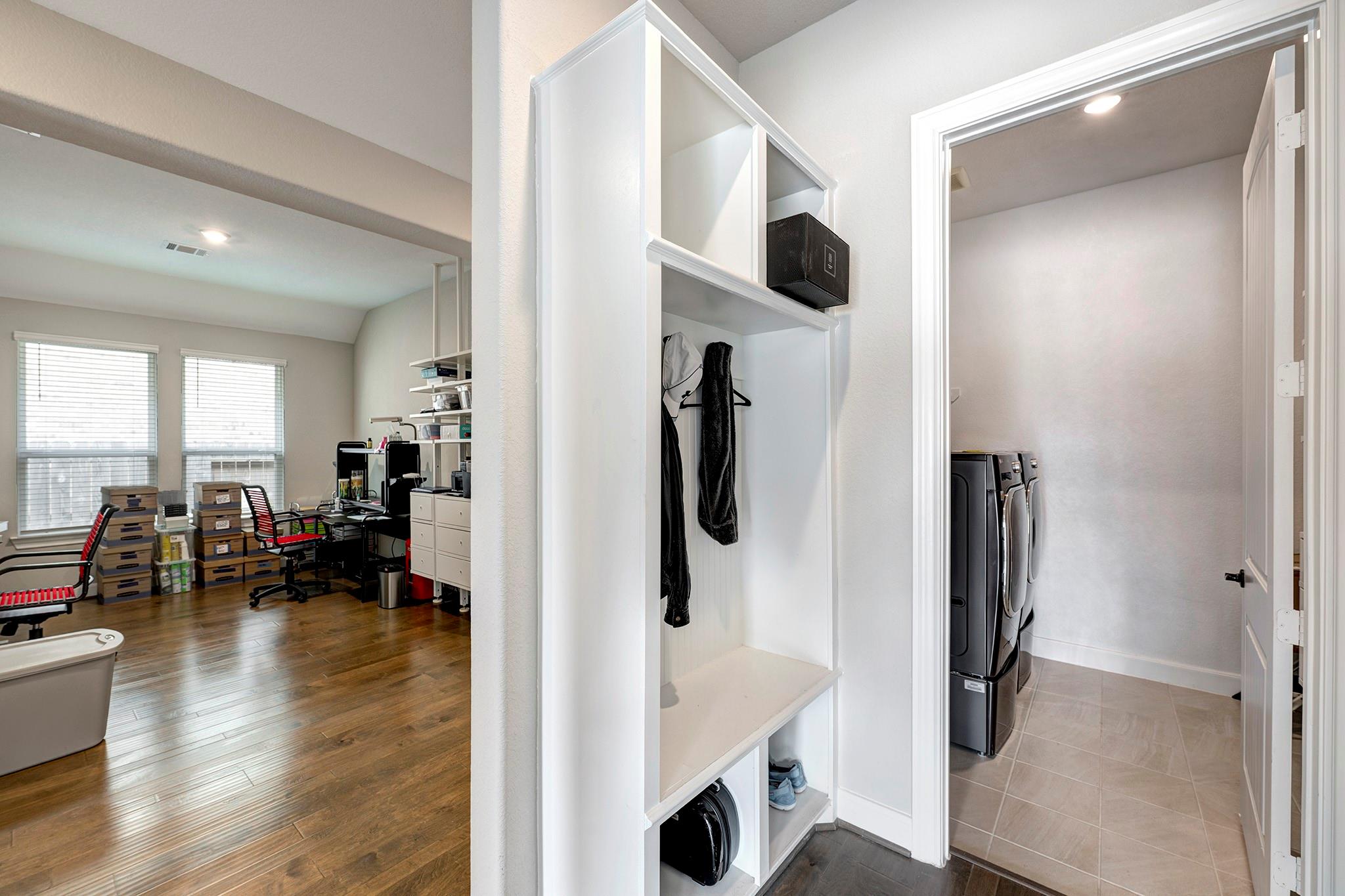 1984 Canyon Live Oak Street