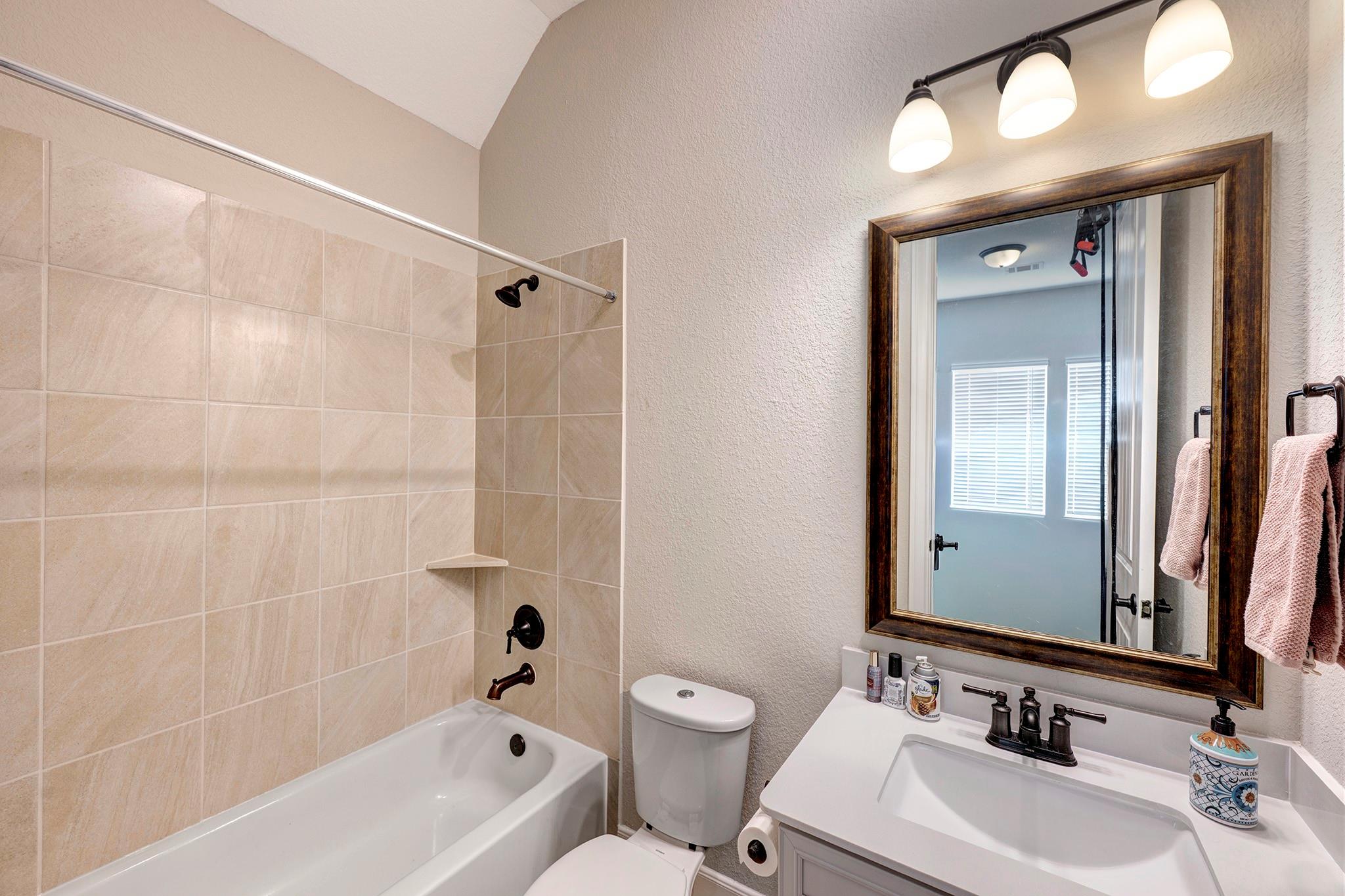 1984 Canyon Live Oak Street