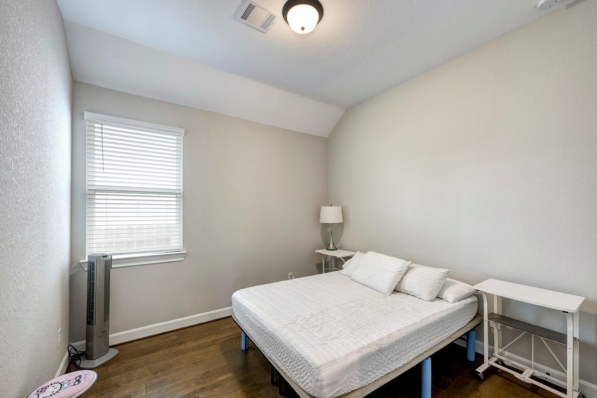 1984 Canyon Live Oak Street