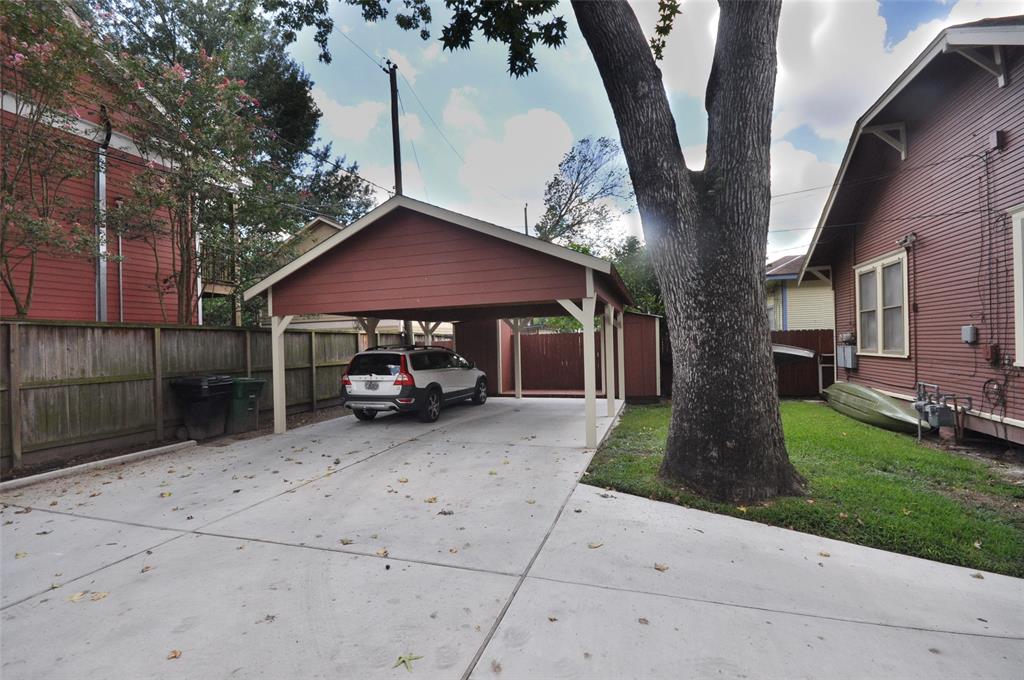 946 Pecore Street