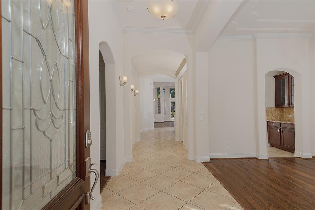 46 Caprice Bend Place