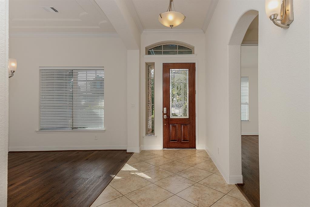 46 Caprice Bend Place