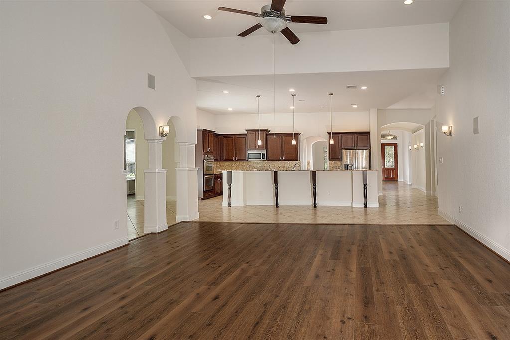 46 Caprice Bend Place