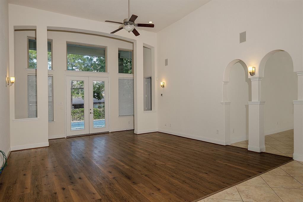 46 Caprice Bend Place
