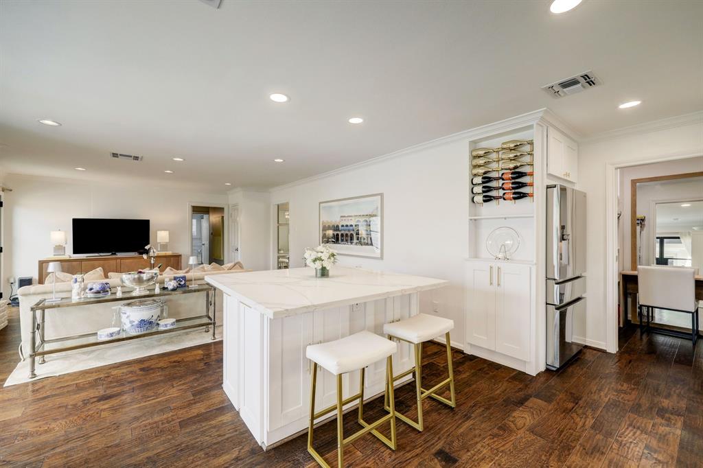 12118 Queensbury Lane