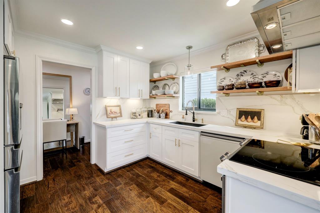 12118 Queensbury Lane