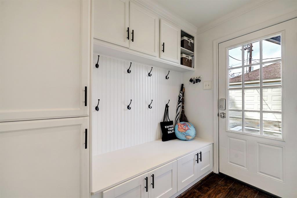 12118 Queensbury Lane