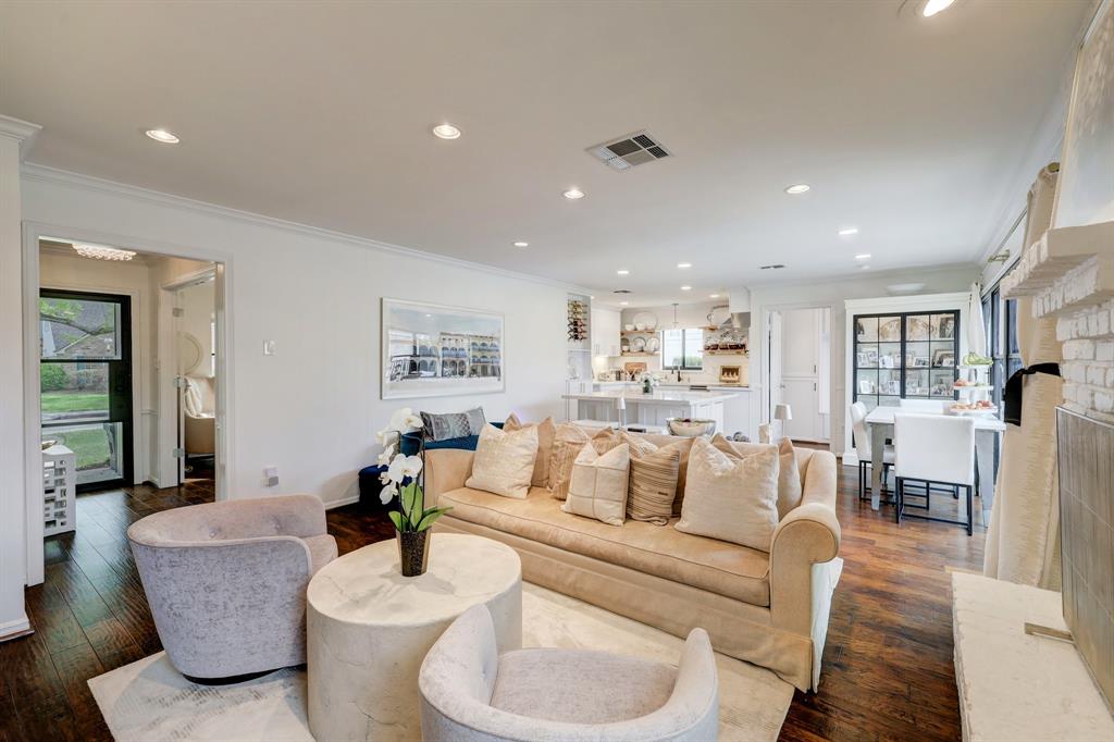 12118 Queensbury Lane