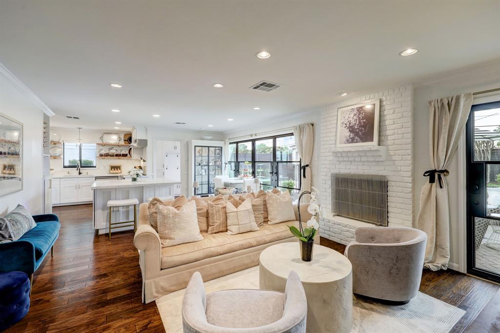12118 Queensbury Lane