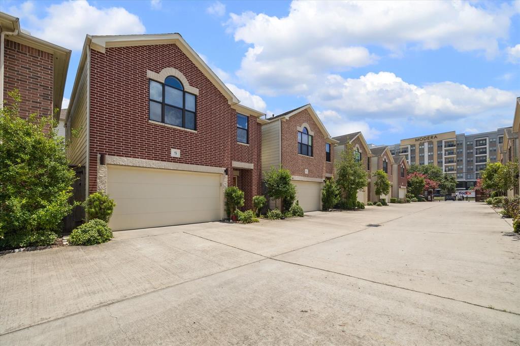 646 Westcross Street # 5