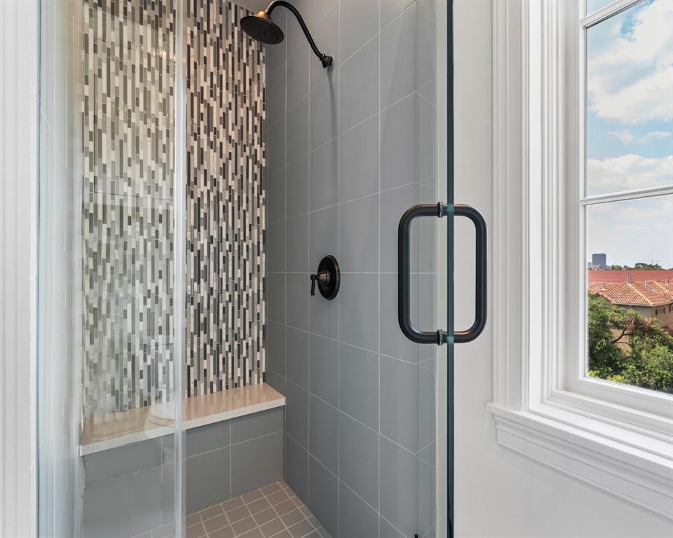 415 Lovett Boulevard Unit: E
