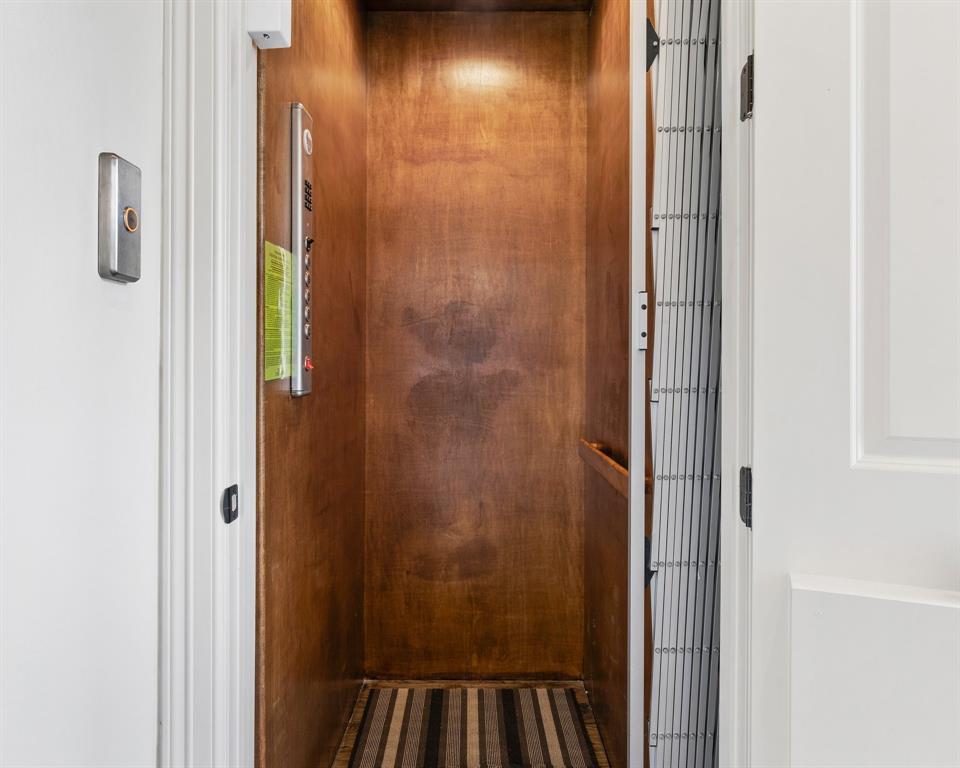 415 Lovett Boulevard Unit: E