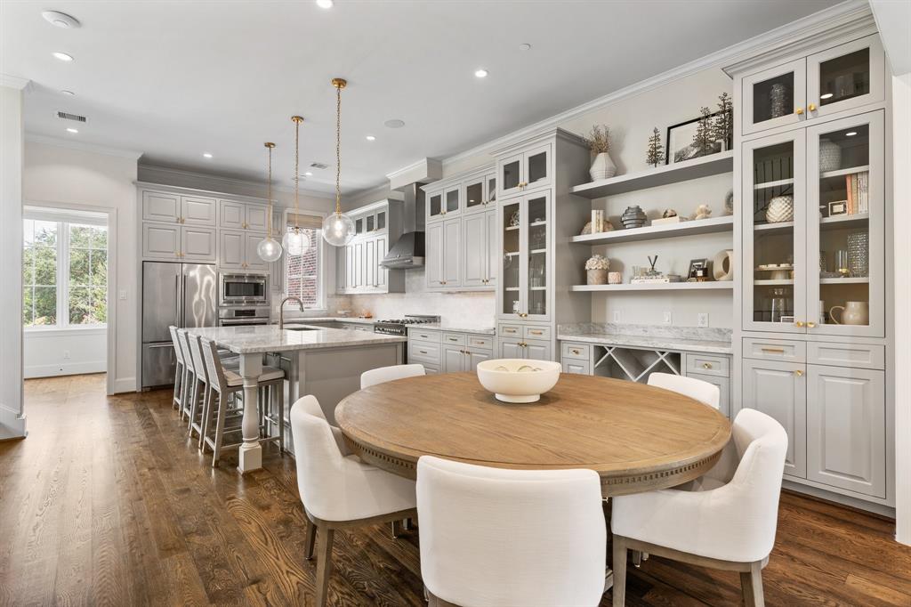 415 Lovett Boulevard Unit: E
