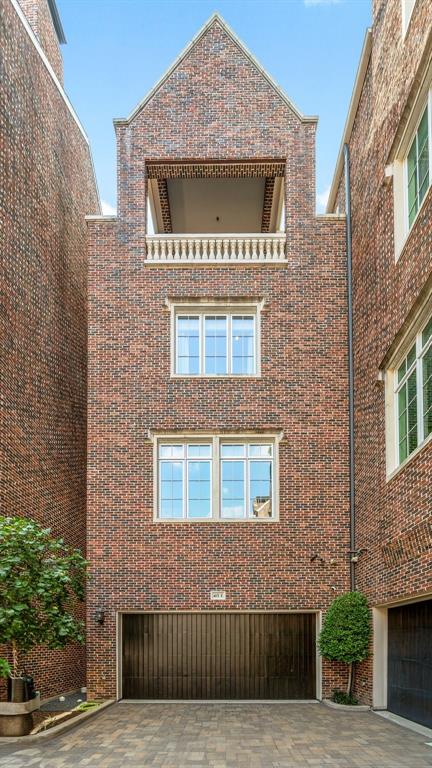 415 Lovett Boulevard Unit: E