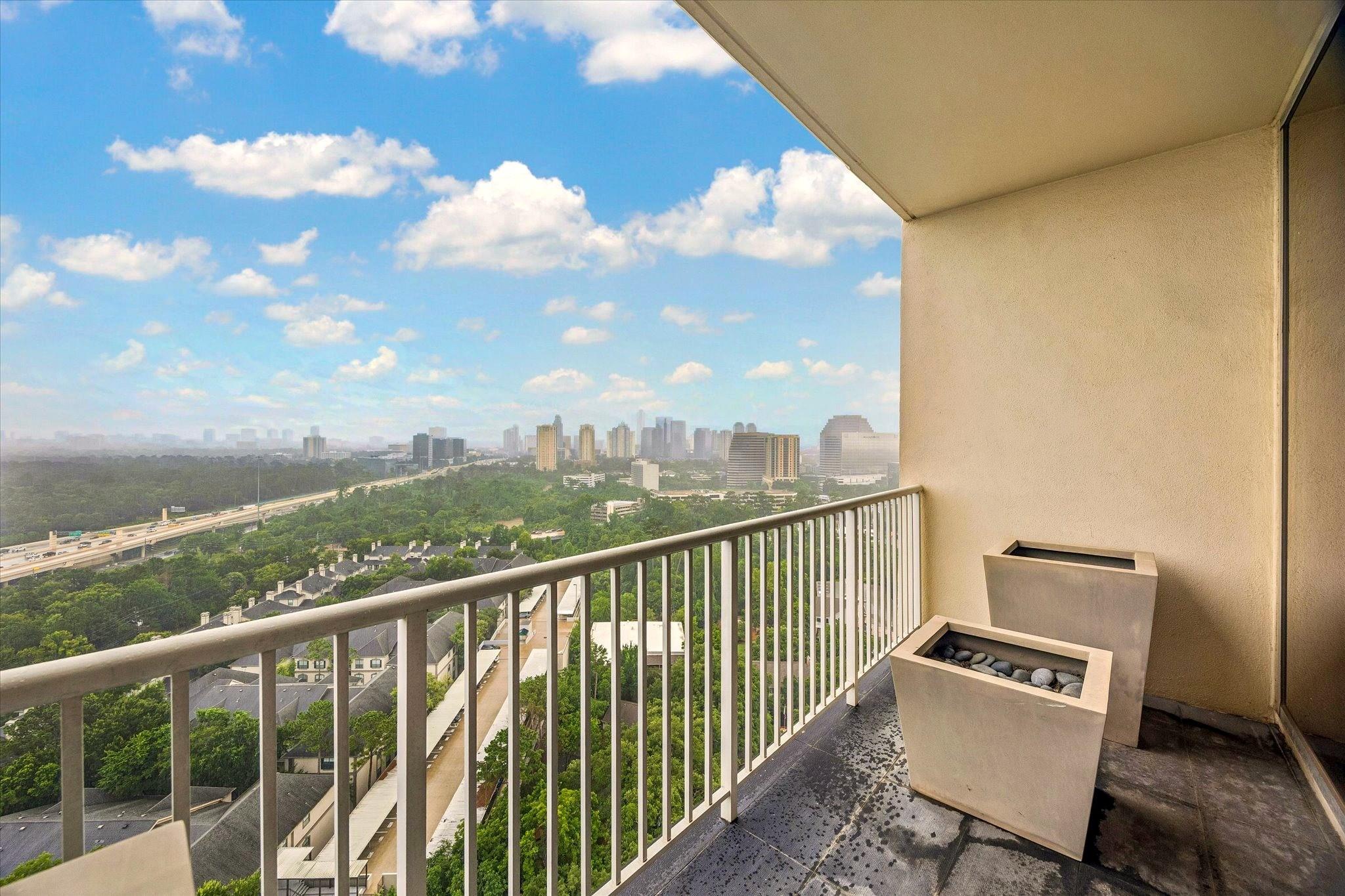 121 N Post Oak Lane # 2104