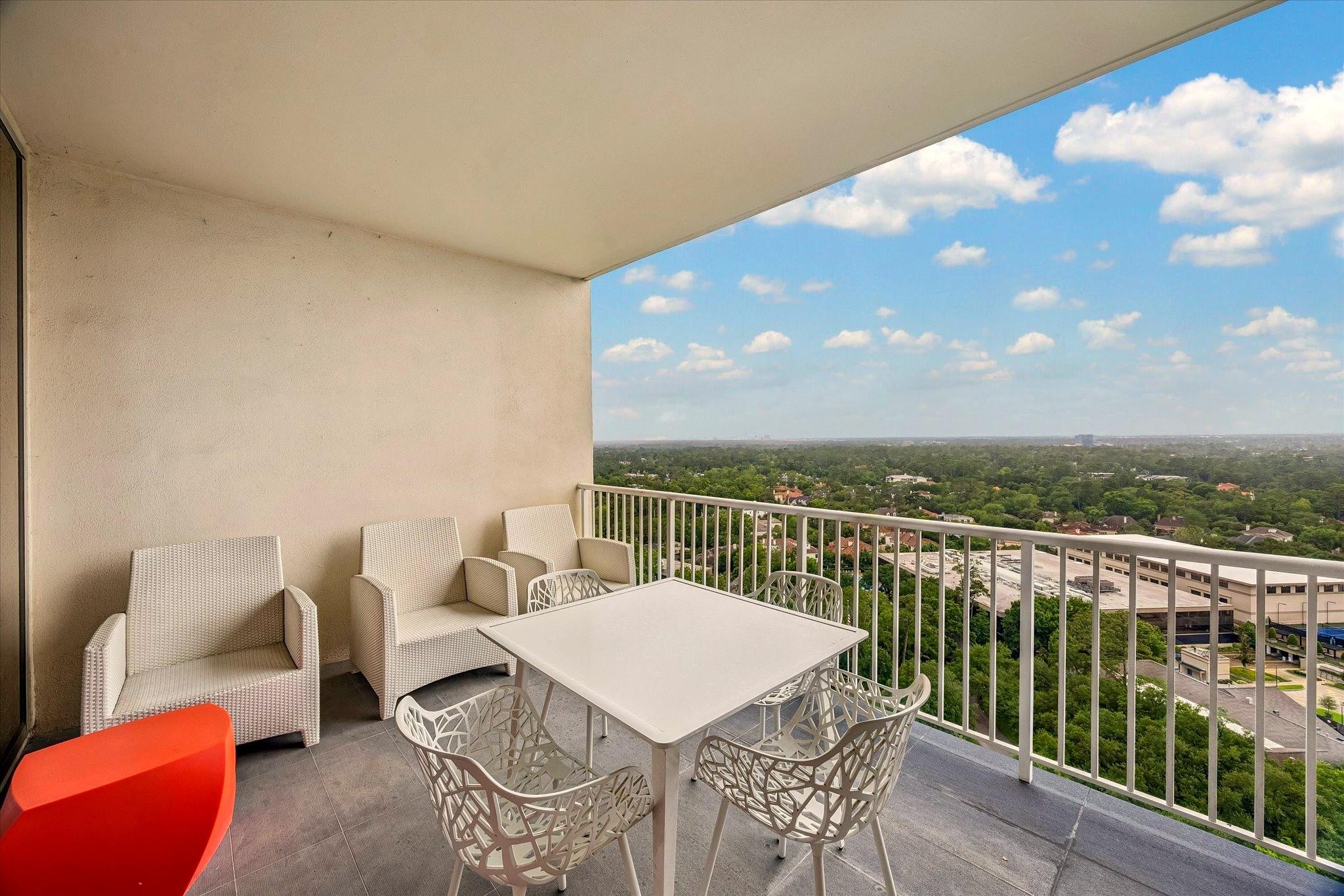 121 N Post Oak Lane # 2104