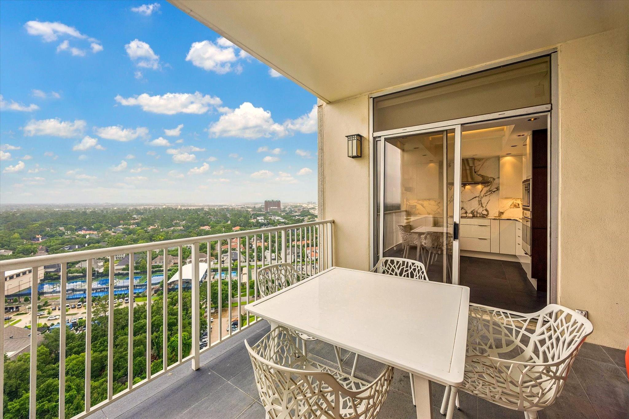 121 N Post Oak Lane # 2104