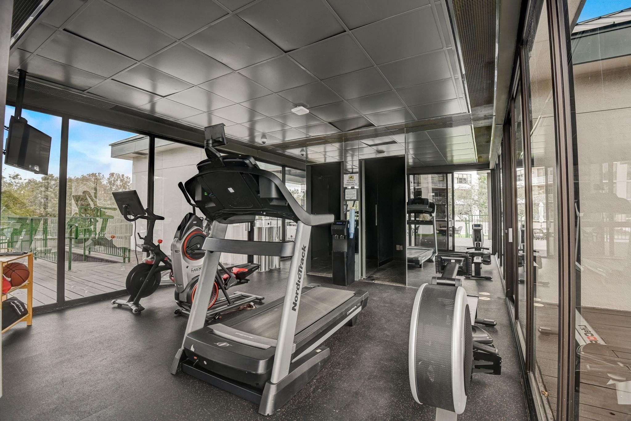 121 N Post Oak Lane # 2104