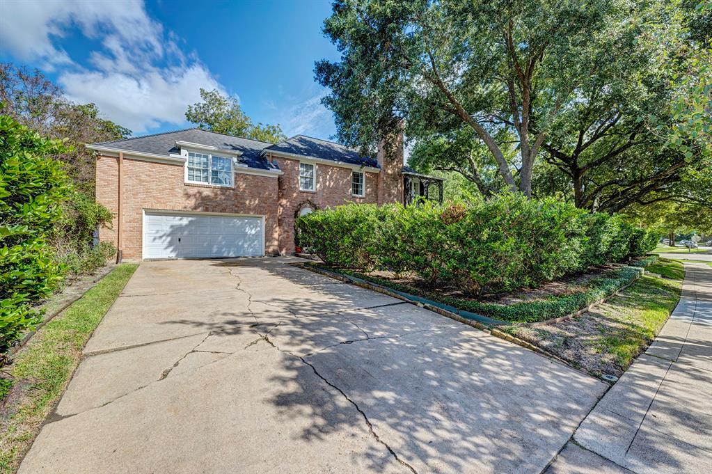 2900 Chevy Chase Drive