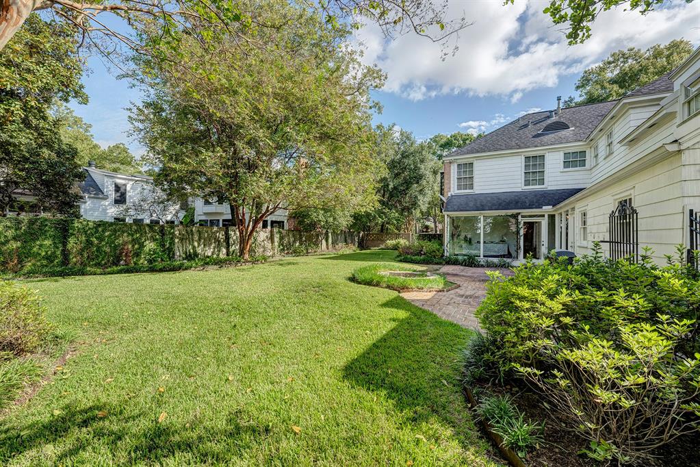 2900 Chevy Chase Drive